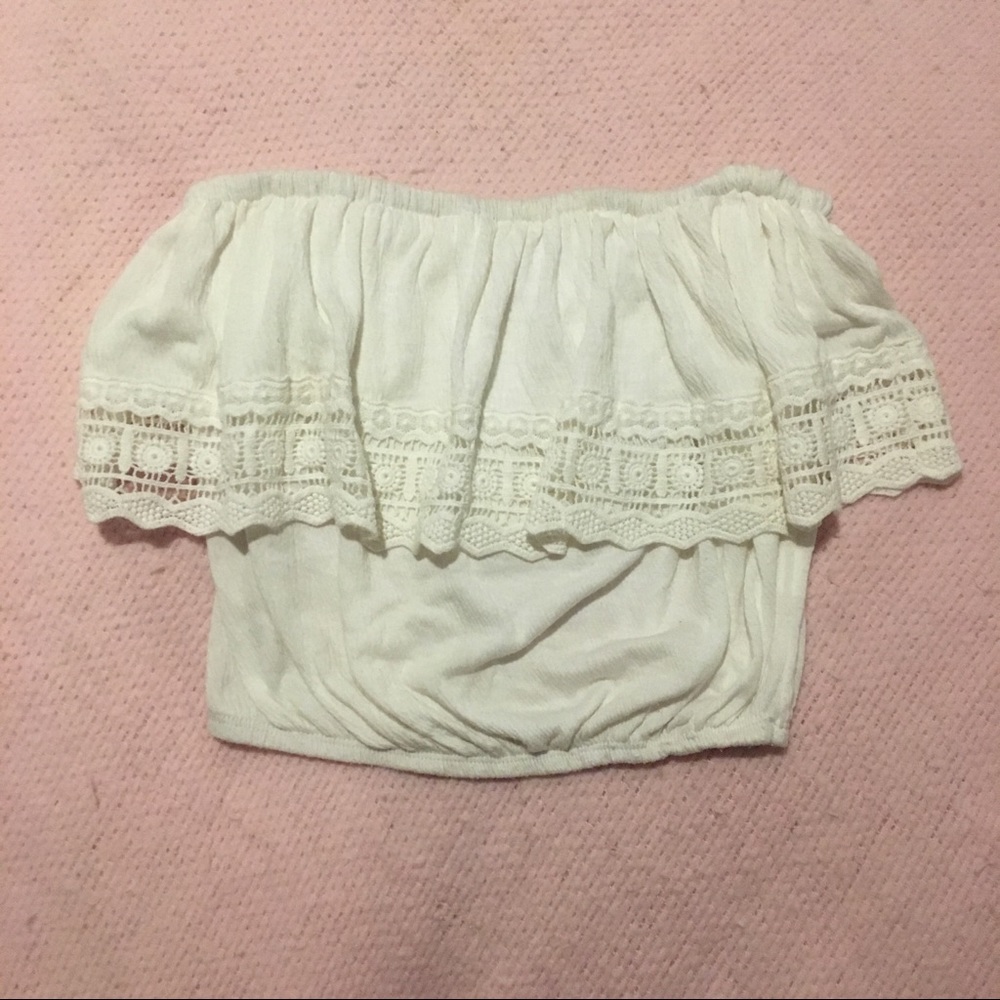 Tilly’s White Strapless Crop Top